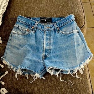 Womens high wasted levis. Size 29
